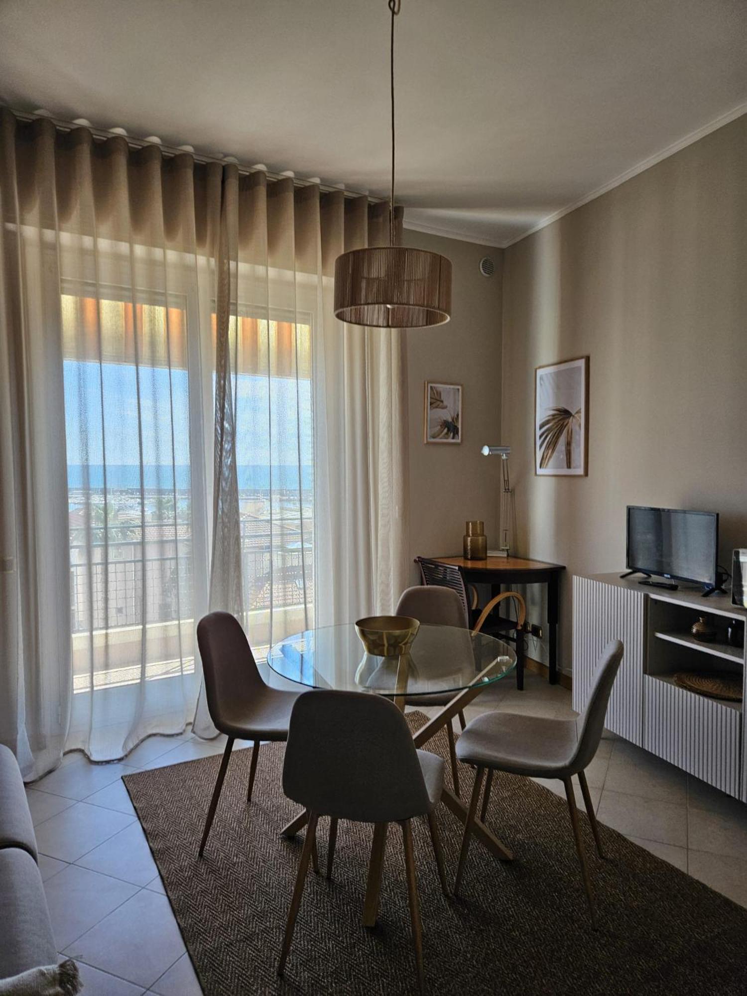 Apartamento La Baia Nel Porto San Remo Exterior foto